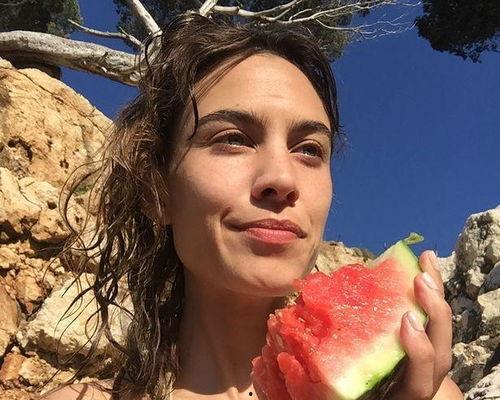 欧美娱乐圈吃瓜网站,揭秘明星们的幕后故事！  第1张